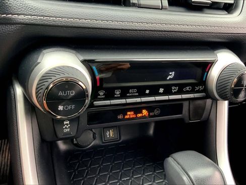 Used 2025 Toyota RAV4 LE image 32