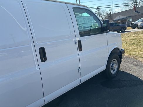New 2025 Chevrolet Express 2500 w/ Driver Convenience Package image 9