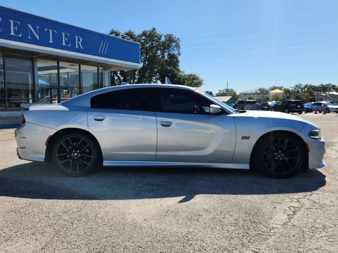 Used 2019 Dodge Charger Scat Pack image 11