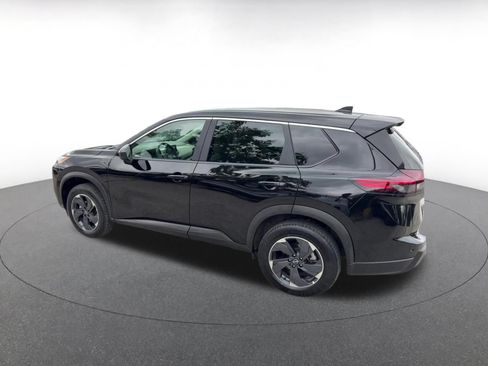 Used 2025 Nissan Rogue SV FWD image 10