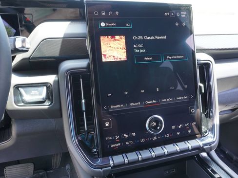 New 2026 GMC Yukon XL AT4 w/ Premium Trailering Package AWD/4WD image 21