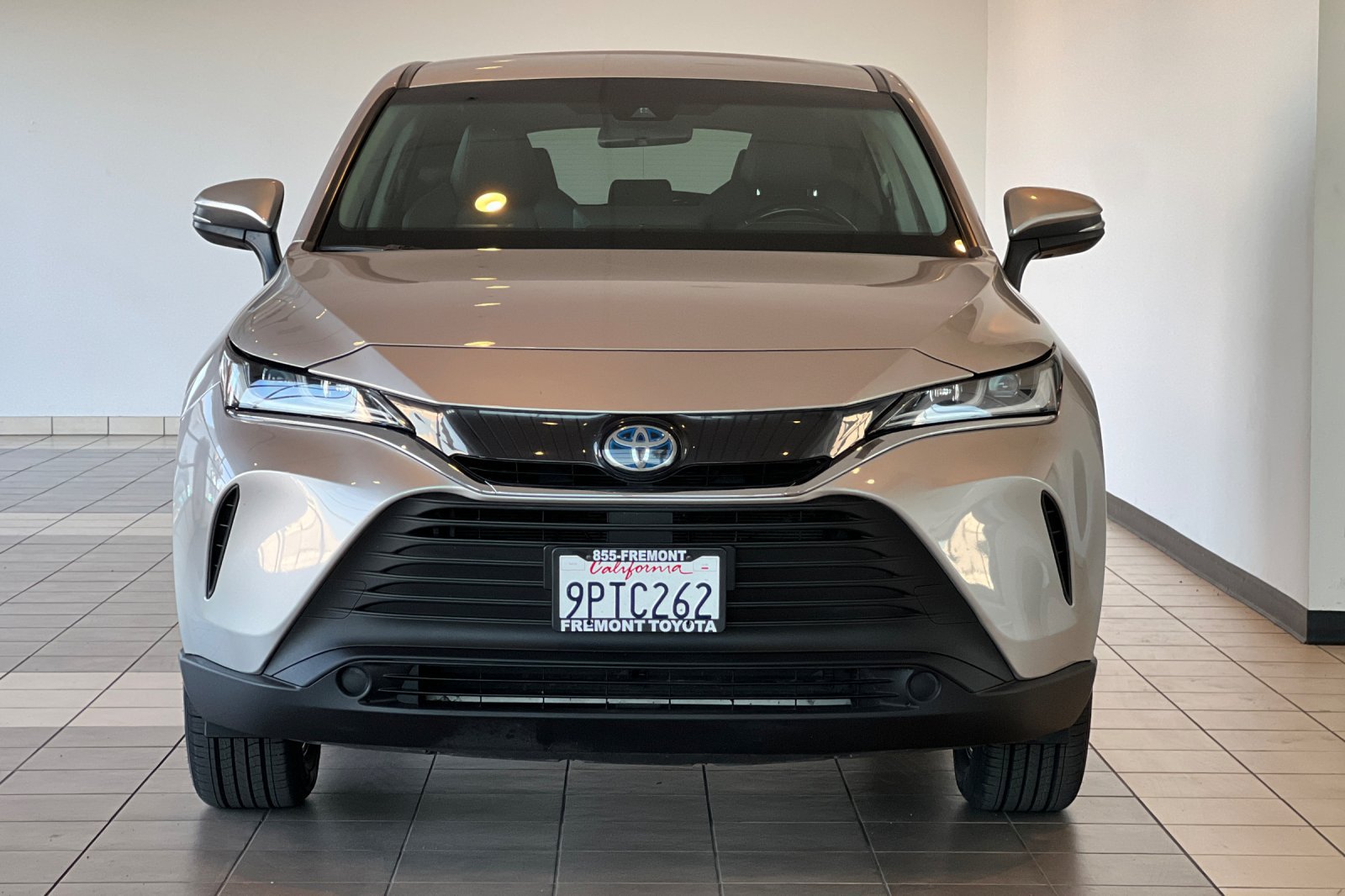 Certified 2024 Toyota Venza LE AWD/4WD image 9
