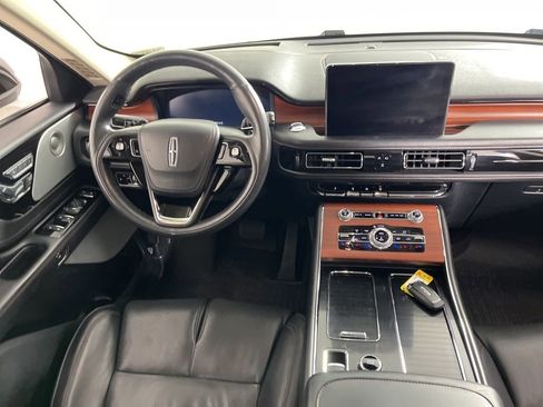 Used 2022 Lincoln Aviator Reserve w/ Equipment Group 201A image 3