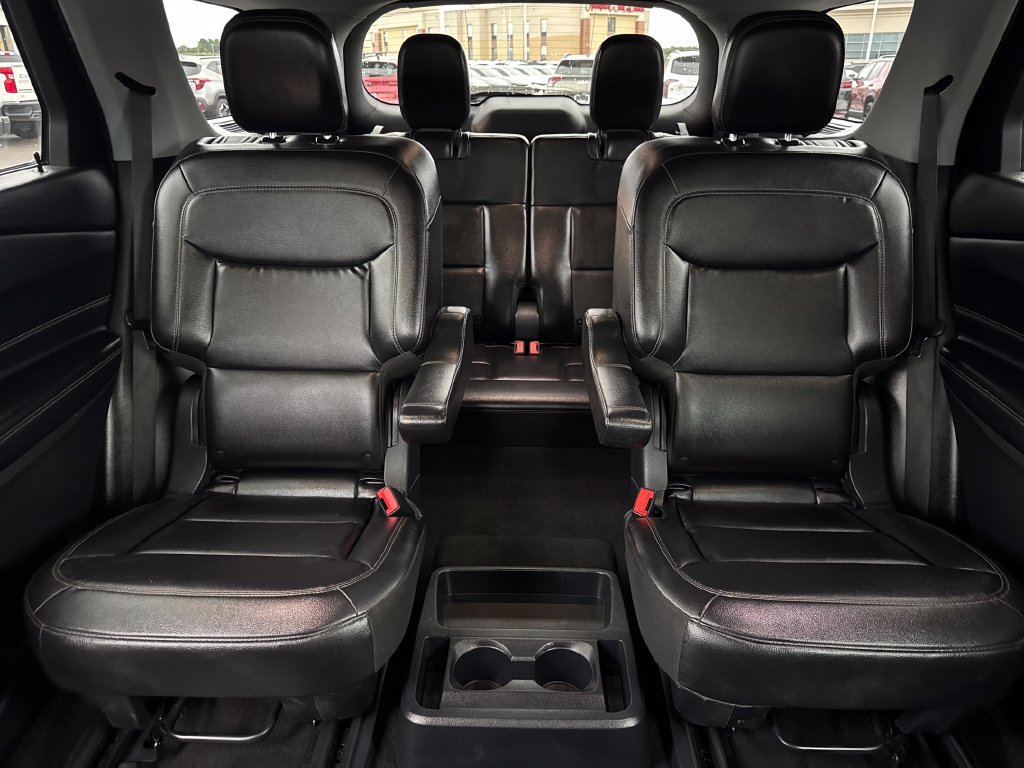 Used 2021 Ford Explorer XLT w/ Equipment Group 202A AWD/4WD image 14