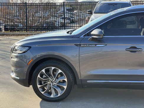 Certified 2023 Lincoln Nautilus Reserve w/ Equipment Group 201A image 5