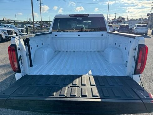 Used 2023 GMC Sierra 1500 SLT w/ SLT Premium Package AWD/4WD image 10