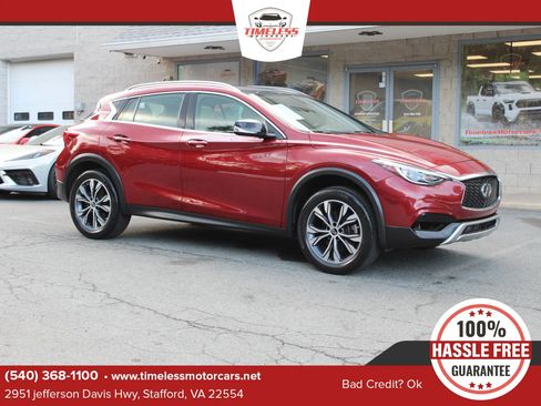 Used 2017 INFINITI QX30 Premium w/ Navigation Package AWD/4WD image 1