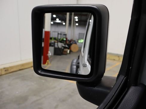 Used 2018 Jeep Wrangler Unlimited Rubicon image 40