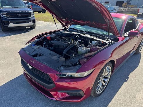 Used 2025 Ford Mustang Premium image 18