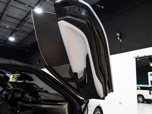 Used 2019 BMW i8 Roadster AWD/4WD image 19