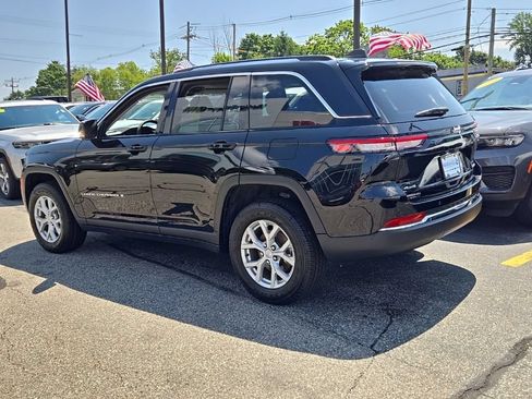 Certified 2023 Jeep Grand Cherokee Limited AWD/4WD image 6