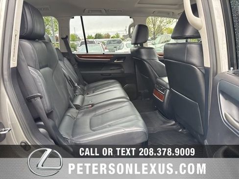 Used 2020 Lexus LX 570 4WD w/ Luxury Package image 20
