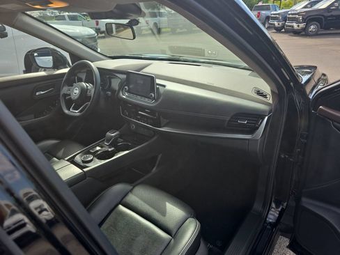 Used 2021 Nissan Rogue SV AWD/4WD image 19