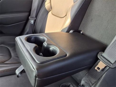 Used 2023 Jeep Cherokee Altitude Lux image 83