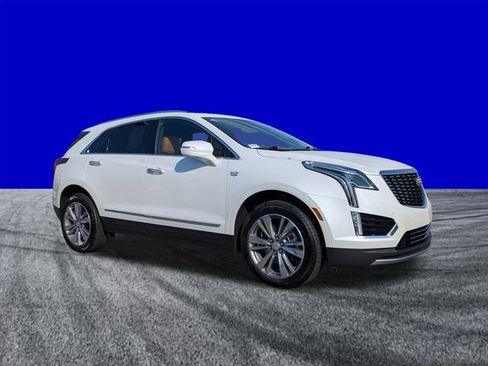 Used 2025 Cadillac XT5 Premium Luxury w/ LPO, Floor Liner Package FWD image 2