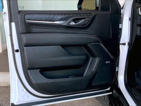 Used 2024 GMC Yukon XL Denali image 22