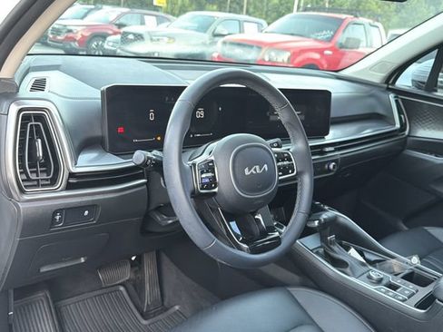 Used 2024 Kia Sorento S w/ Panoramic Sunroof Package FWD image 10