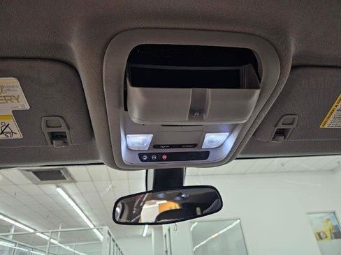 Used 2018 Chevrolet Equinox LT image 24