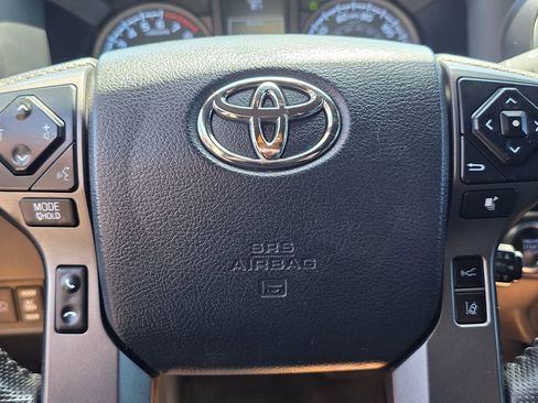 Used 2020 Toyota Tacoma TRD Off-Road w/ Technology Package RWD image 33