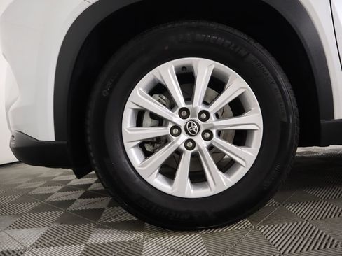 Used 2024 Toyota Grand Highlander XLE image 30