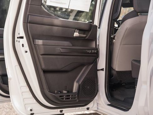 Used 2024 Toyota Tacoma TRD Sport image 39