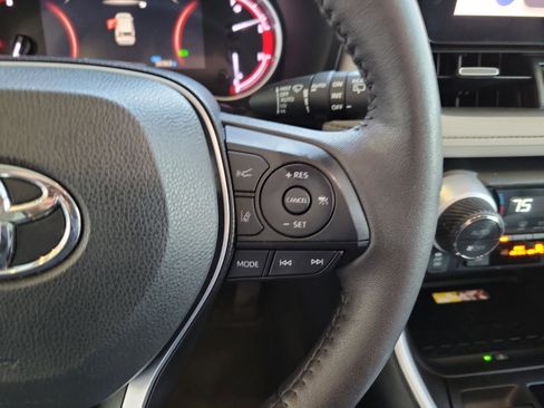 Used 2023 Toyota RAV4 XLE Premium image 18
