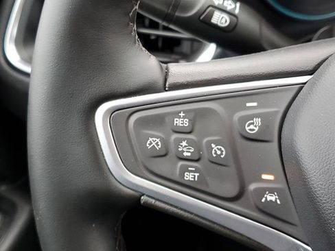 Used 2023 Chevrolet Equinox Premier image 12