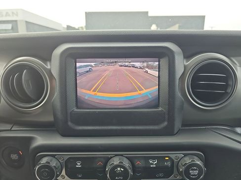 Used 2023 Jeep Wrangler Sport S image 28