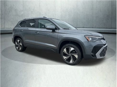 New 2026 Volkswagen Taos SE image 7