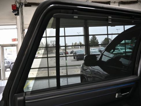 Used 2023 Toyota Sequoia Platinum image 28