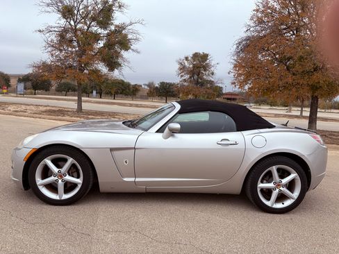 Used 2007 Saturn Sky 2dr Conv image 2