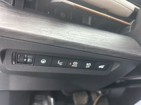 Used 2023 Nissan Ariya FWD image 24