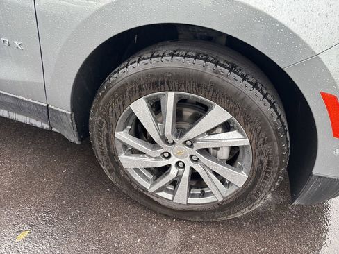Used 2024 Chevrolet Equinox Premier AWD/4WD image 2