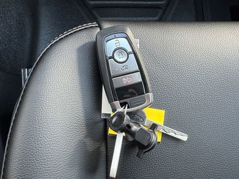 New 2026 Ford Transit 250 148 Medium Roof w/ Load Area Protection Package image 20