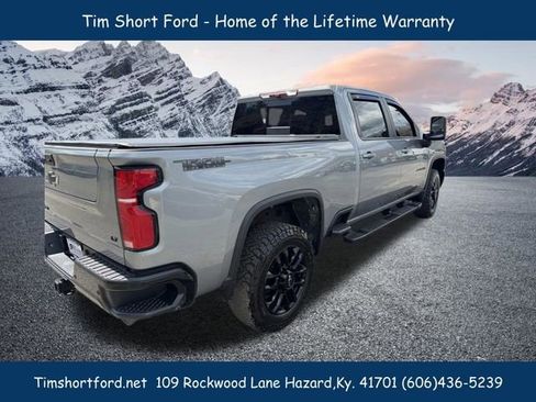 Used 2025 Chevrolet Silverado 2500 LT w/ Trail Boss Package image 9