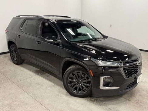 Used 2023 Chevrolet Traverse RS image 39
