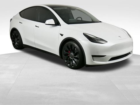 Used 2022 Tesla Model Y Performance AWD/4WD image 2