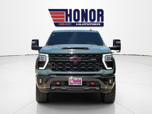 Used 2026 Chevrolet Silverado 2500 ZR2 AWD/4WD image 9