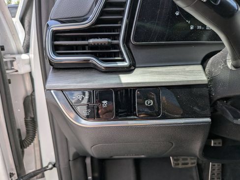 Used 2023 Kia Sportage X-Pro AWD/4WD image 33