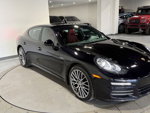 Used 2016 Porsche Panamera 4 image 8