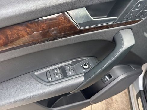 Used 2018 Audi Q5 2.0T Premium Plus w/ Premium Plus Package image 12