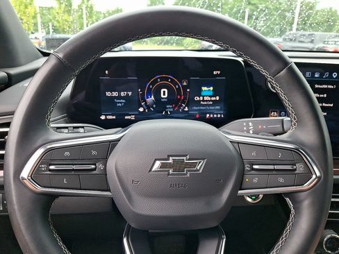 Used 2024 Chevrolet Traverse Z71 AWD/4WD image 19