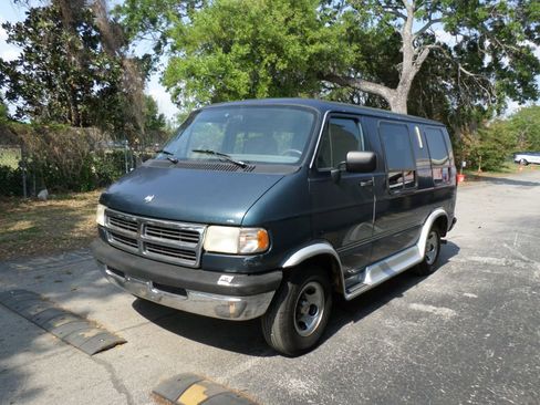 Used 1997 Dodge B2500 RWD image 4