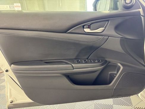 Used 2019 Honda Insight Touring image 16