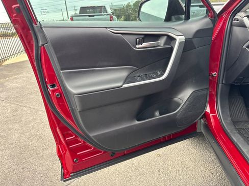 Used 2024 Toyota RAV4 XLE w/ Convenience Package image 11