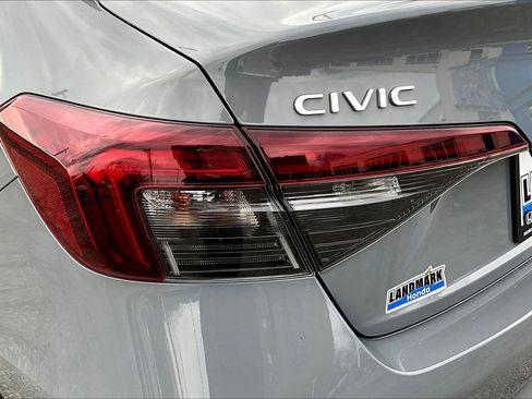 Certified 2025 Honda Civic Sport image 30