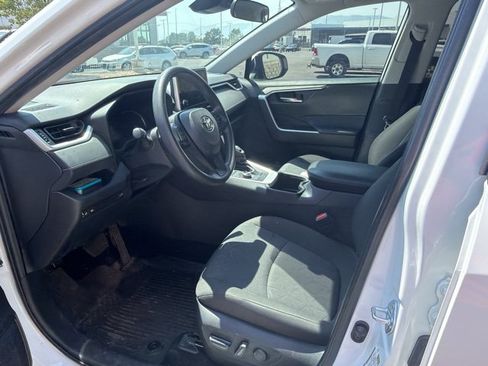 Used 2024 Toyota RAV4 XLE w/ Convenience Package AWD/4WD image 5