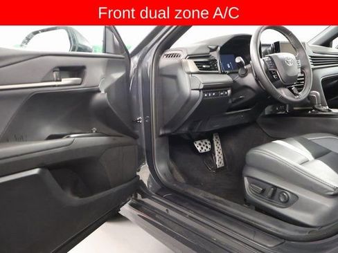 Used 2025 Toyota Camry SE image 10