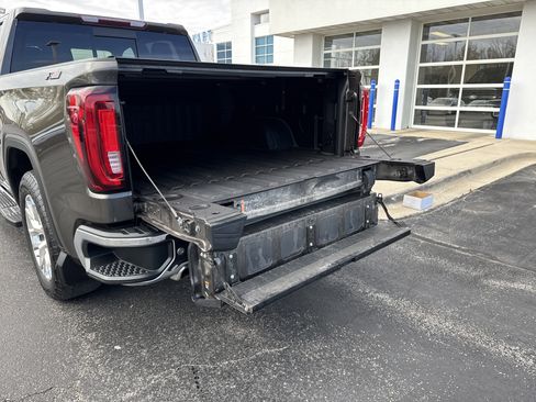 Used 2019 GMC Sierra 1500 SLT w/ SLT Premium Package image 23