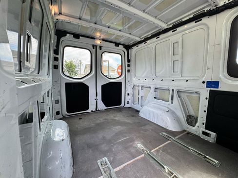 Used 2019 Mercedes-Benz Sprinter 144 image 21